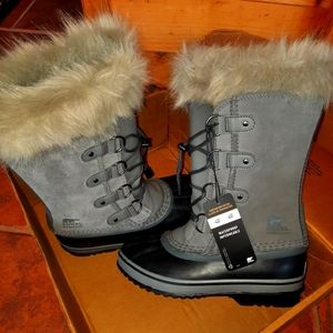 🆕️ Sorel Joan Of Artic youth size 4, NWT